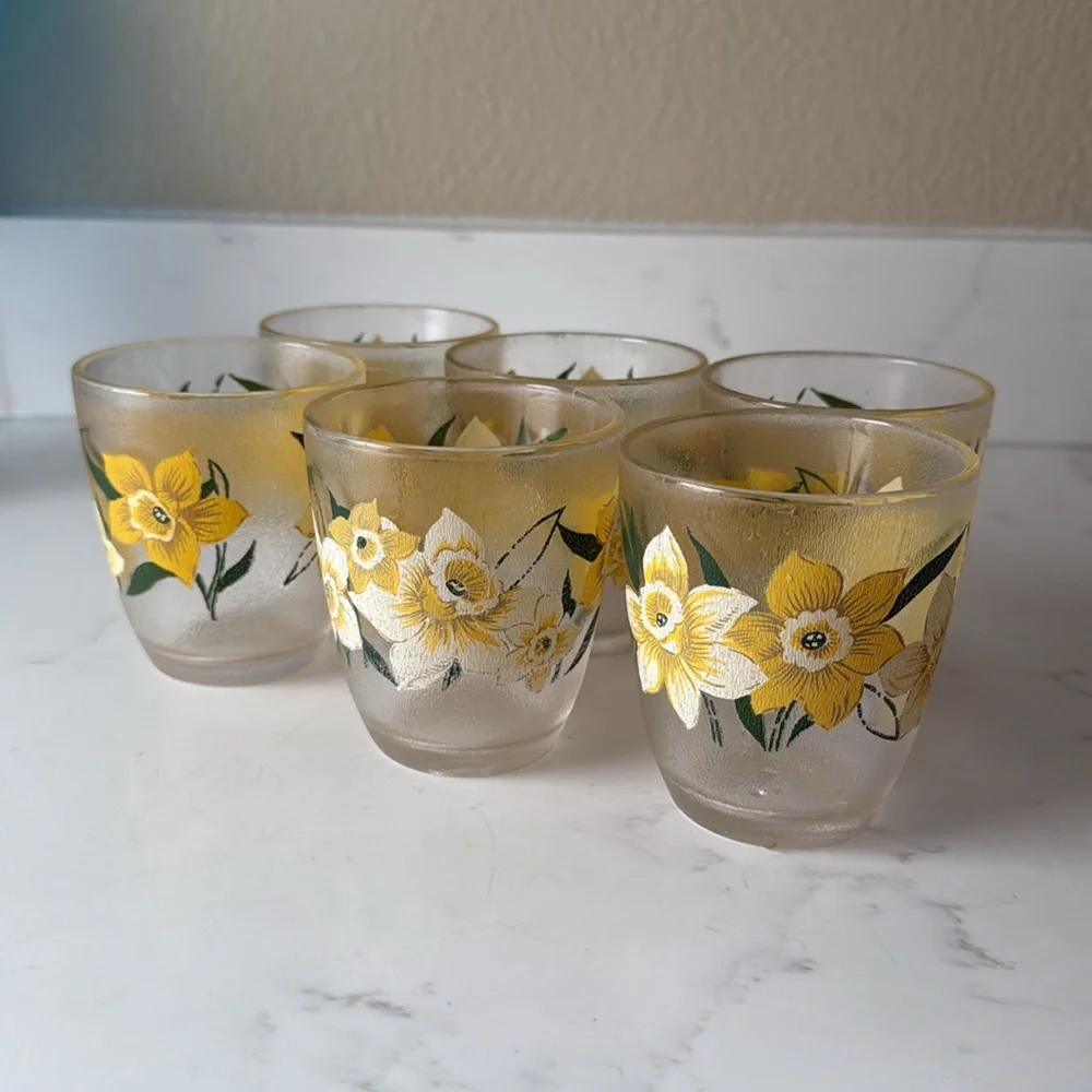 Vintage Stotter Juice Plastic Tumblers Daffodil Design Set of 6